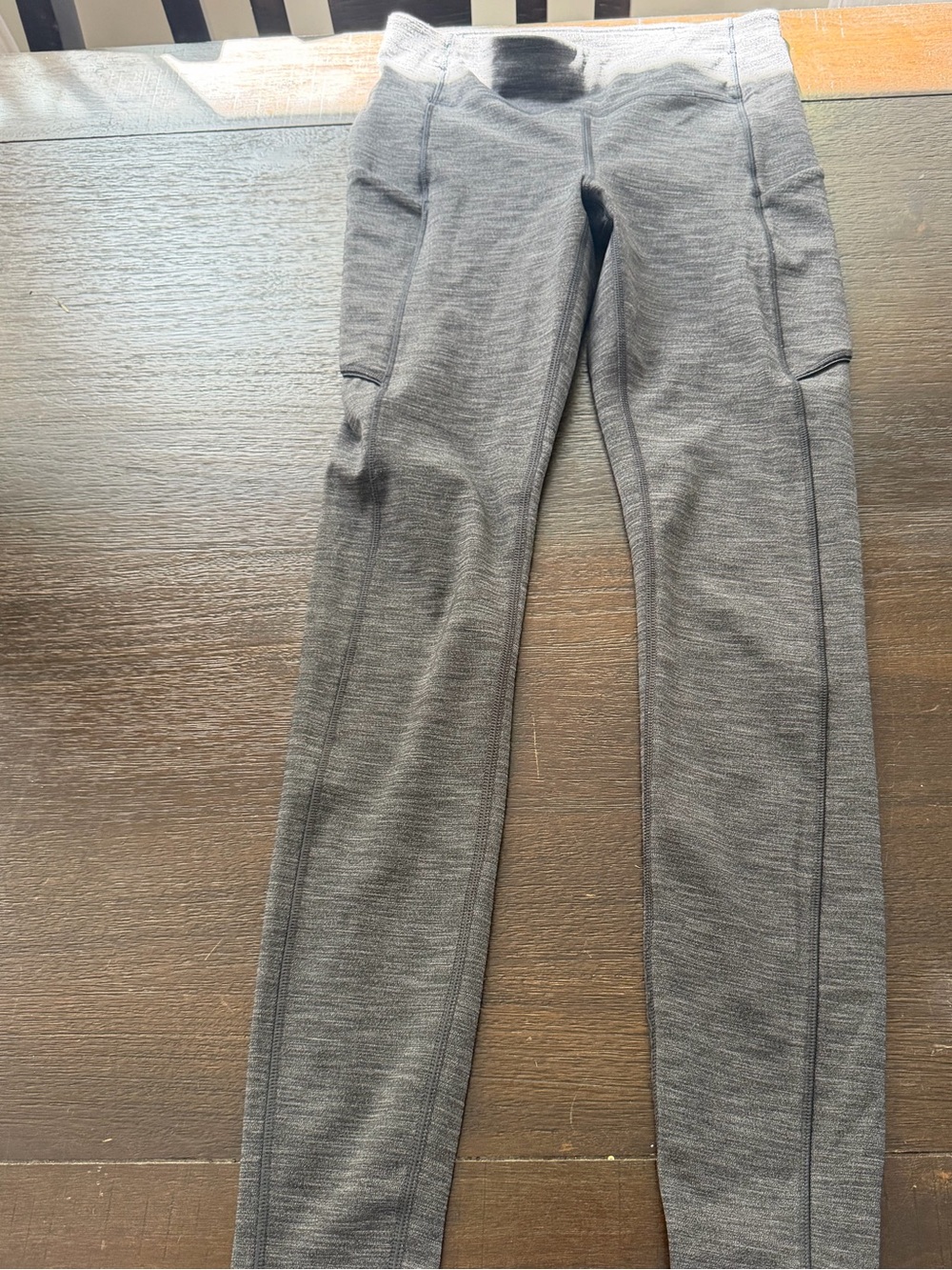 EUC Lululemon Heathered Gray leggings - Size 4